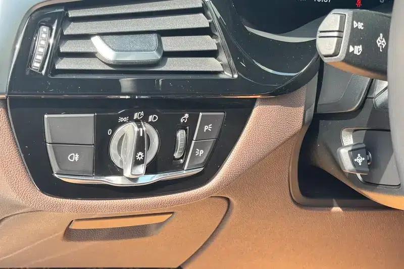 2022 BMW 5 Series Facelift 530Li Leading Edition M Sport Package — миниатюра 19
