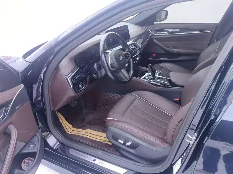 2021 BMW 5 Series 525Li M Sport Package — миниатюра 8