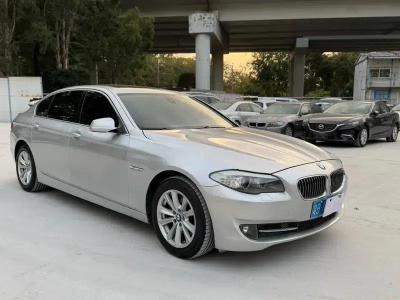 BMW 5 Series 2011 523Li Luxury — миниатюра 3