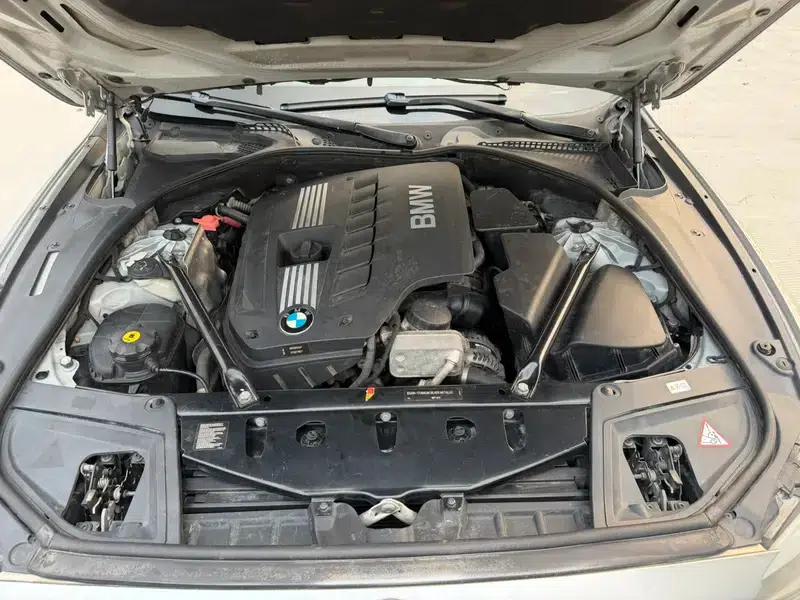 BMW 5 Series 2011 523Li Luxury — миниатюра 8