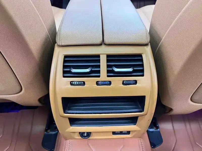 2020 BMW 5 Series 530Li Leading Edition M Sport Package — миниатюра 12