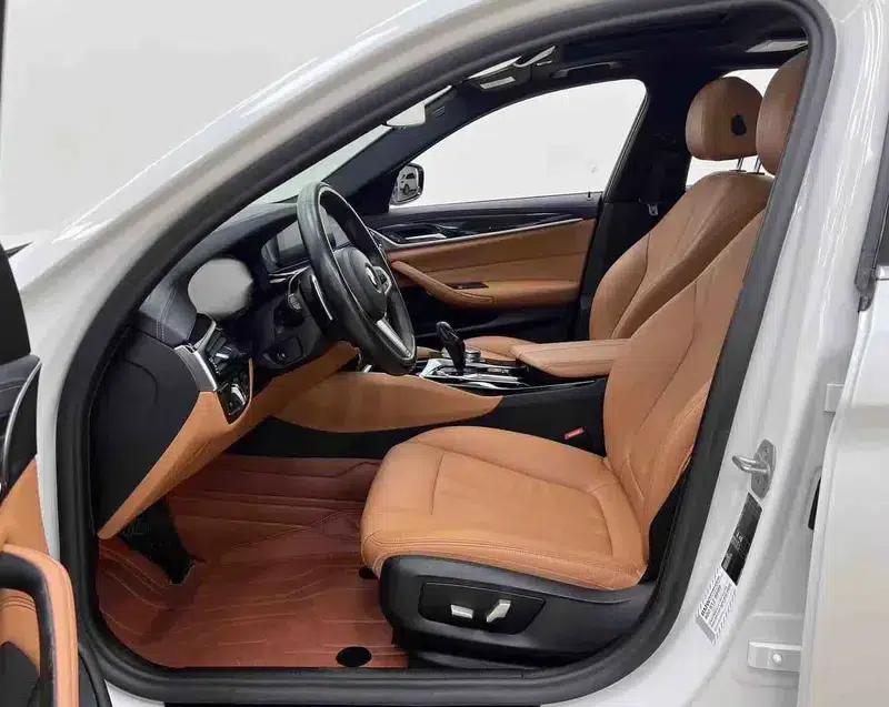 2020 BMW 5 Series 530Li Leading Edition M Sport Package — миниатюра 22