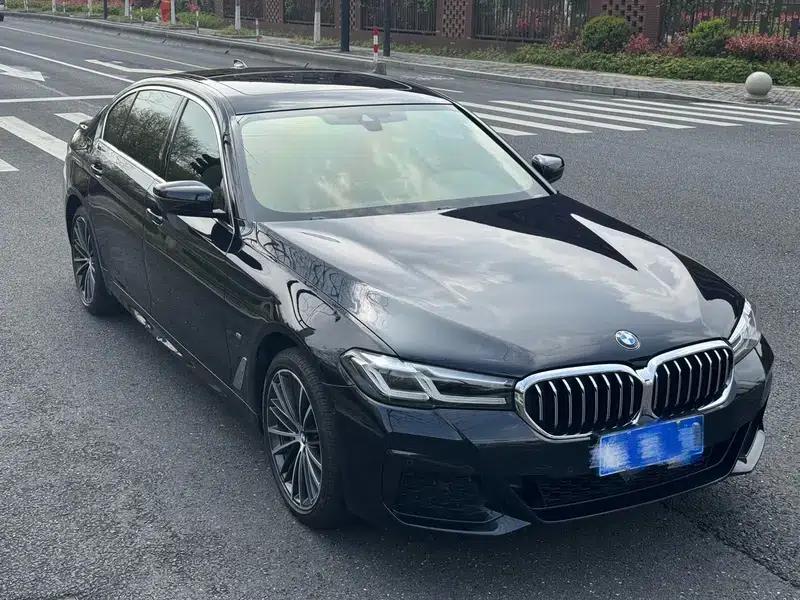 2022 BMW 5 Series 530Li Leading Edition M Sport Package — миниатюра 3