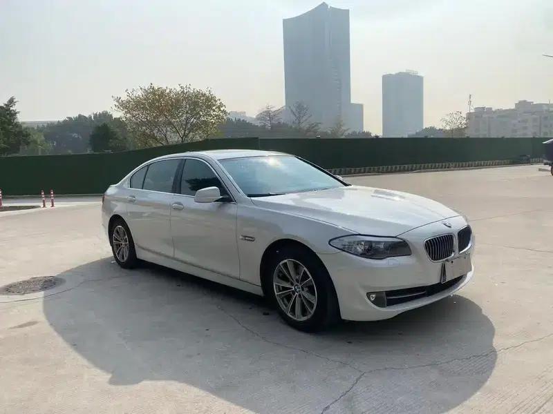 BMW 5 Series 2011 523Li Luxury — миниатюра 2
