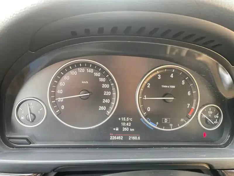 BMW 5 Series 2011 523Li Luxury — миниатюра 9