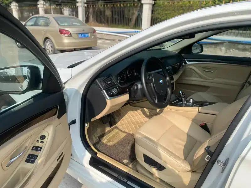 BMW 5 Series 2011 523Li Luxury — миниатюра 10