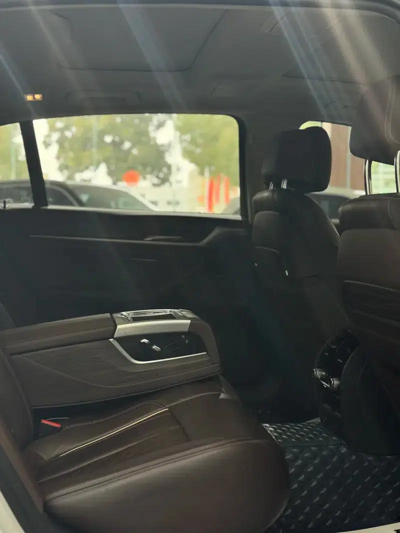 BMW 5 Series 2019 530Li Luxury Package — миниатюра 11