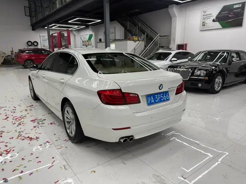 BMW 5 Series 2012 523Li Luxury — миниатюра 4