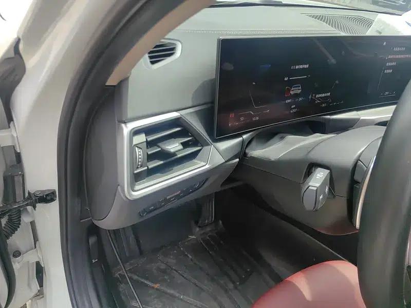 2023 BMW 3 Series 325i M Sport Package — миниатюра 13