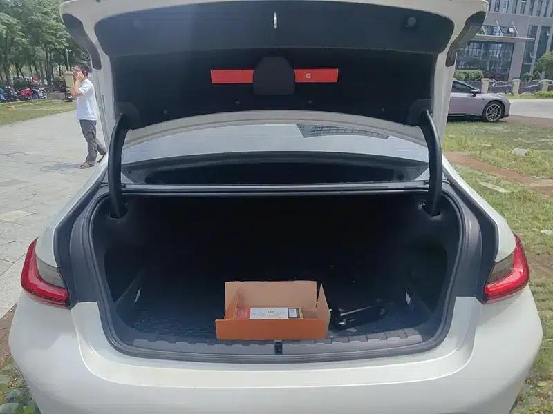 2023 BMW 3 Series 325i M Sport Package — миниатюра 21