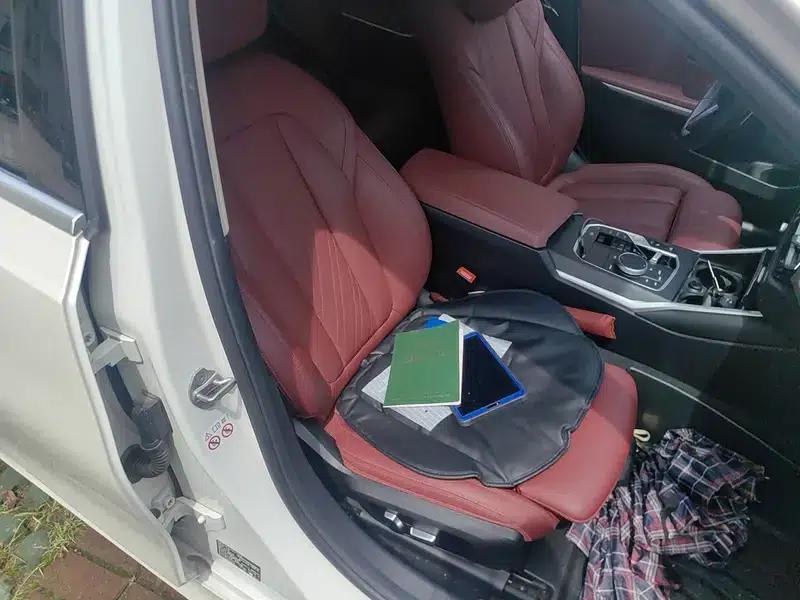 2023 BMW 3 Series 325i M Sport Package — миниатюра 8