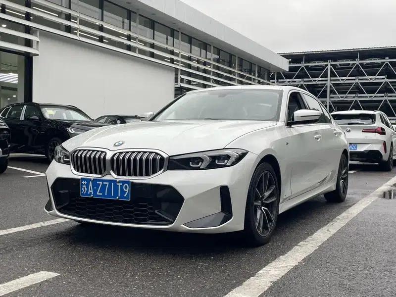 2023 BMW 3 Series 320Li M Sport Package — миниатюра 1