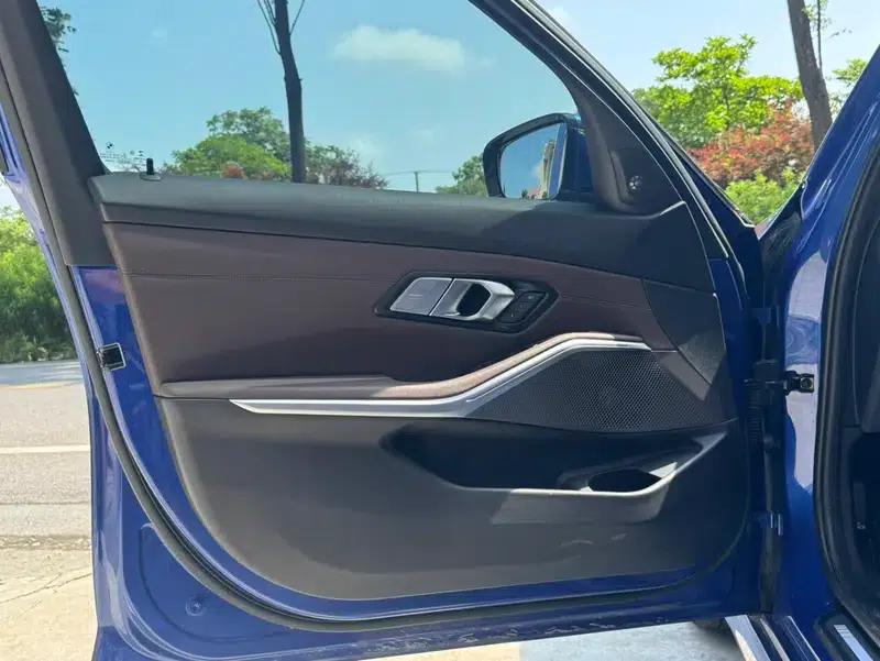 2020 BMW 3 Series 325Li M Sport Package — миниатюра 14