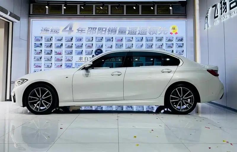 2020 BMW 3 Series 325Li M Sport Package — миниатюра 4
