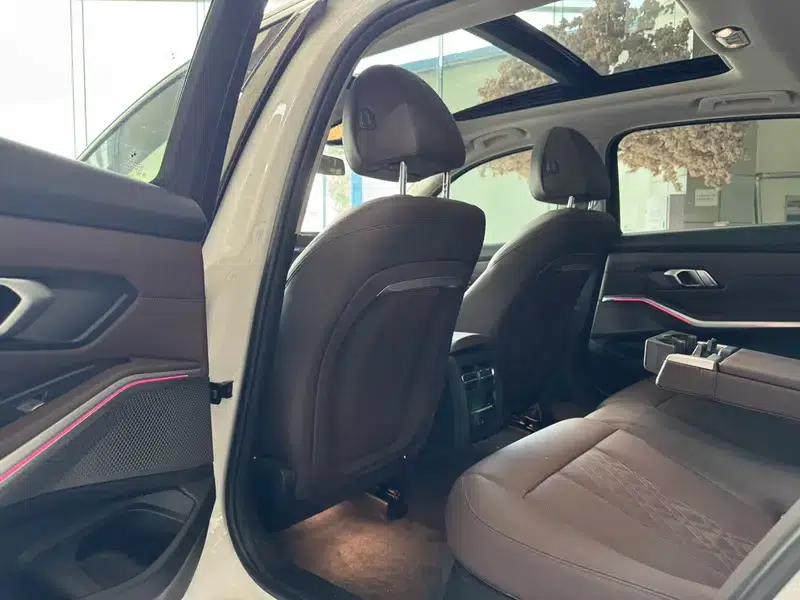2023 BMW 3 Series 320Li M Sport Package — миниатюра 12
