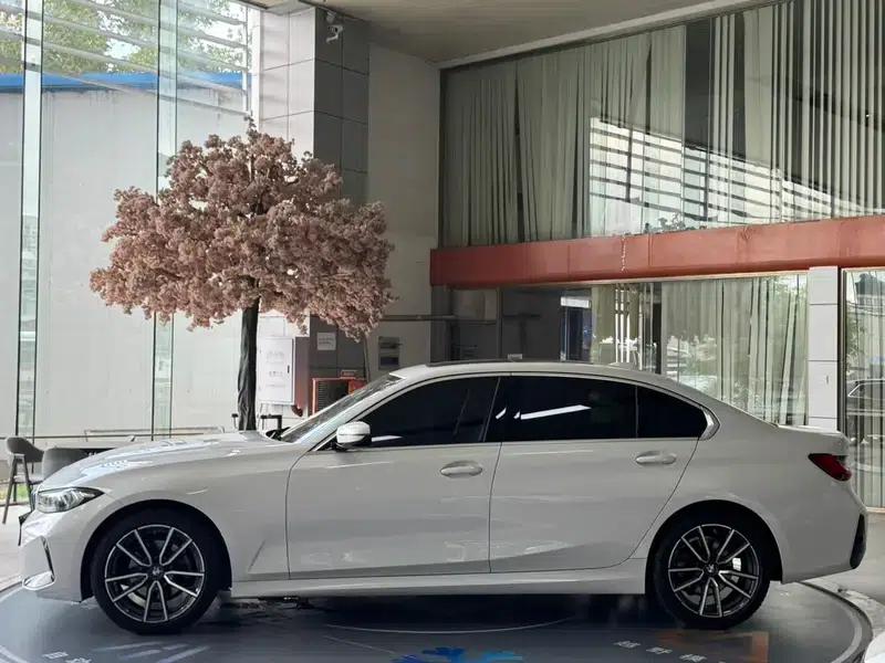2023 BMW 3 Series 320Li M Sport Package — миниатюра 3