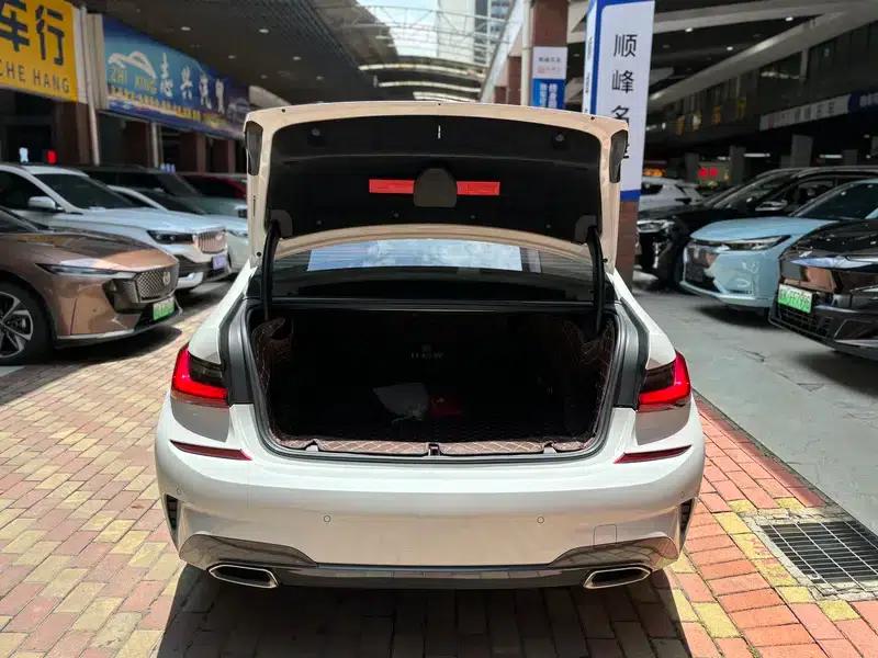 2022 BMW 3 Series 320Li M Sport Package — миниатюра 15