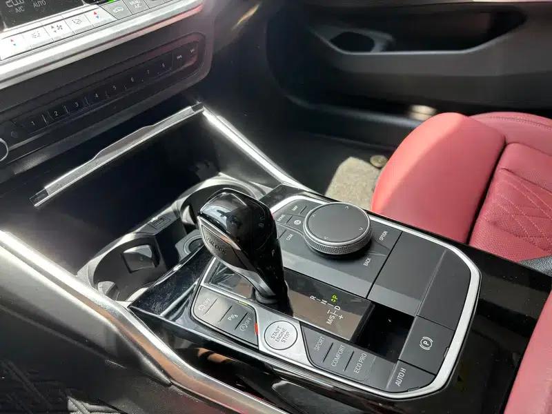 2022 BMW 3 Series 320Li M Sport Package — миниатюра 10