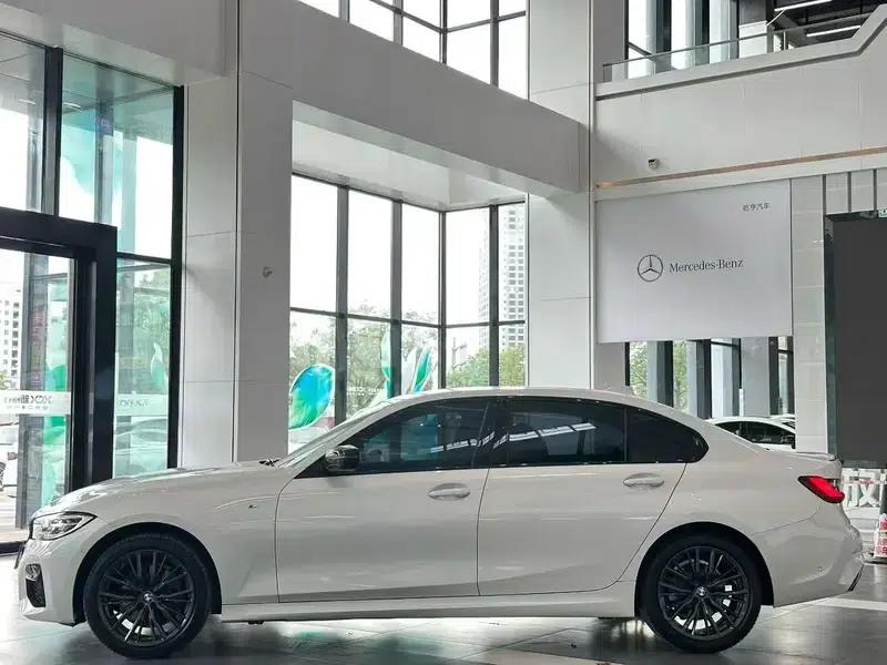 2022 BMW 3 Series 325Li M Sport Package — миниатюра 4