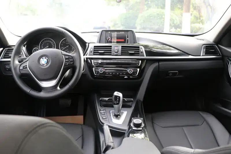 2016 BMW 3 Series 316Li Fashion Edition — миниатюра 10