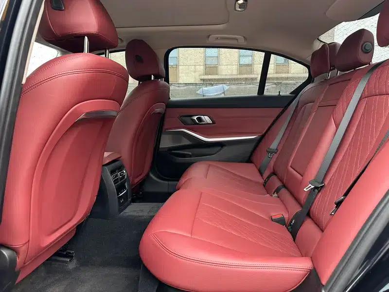 2023 BMW 3 Series 320Li M Sport Package — миниатюра 23
