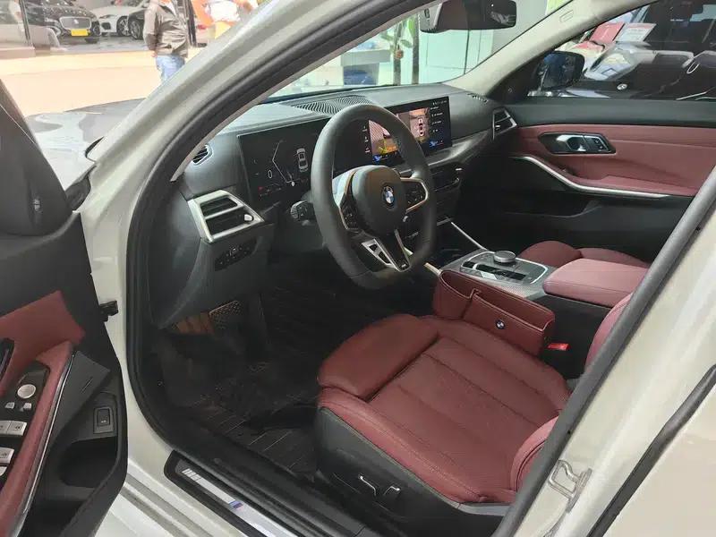 2025 BMW 3 Series 330Li M Sport Shadow Edition — миниатюра 11