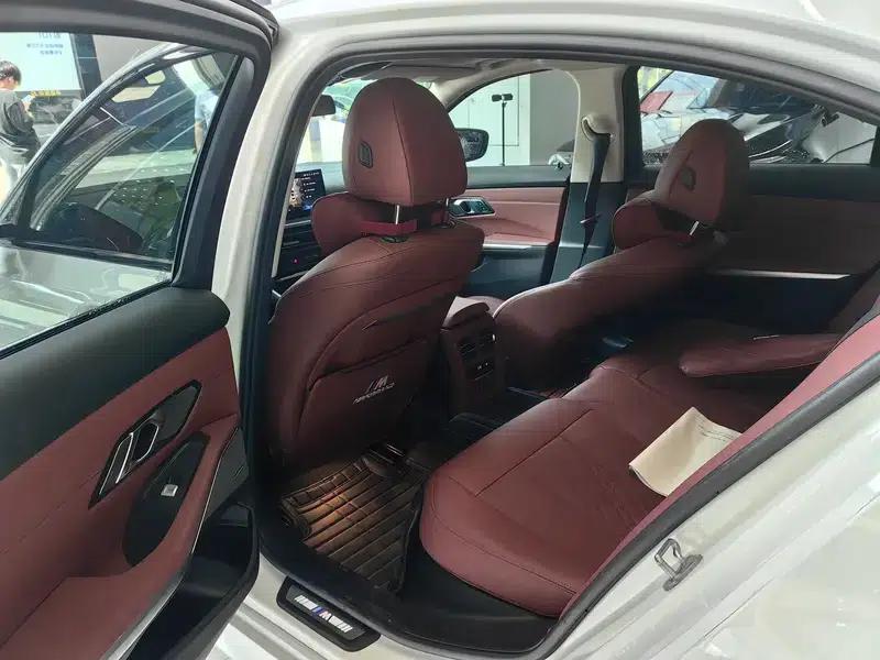 2025 BMW 3 Series 330Li M Sport Shadow Edition — миниатюра 12
