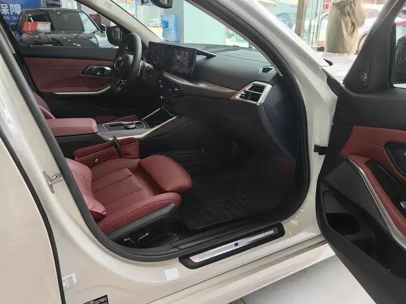 2025 BMW 3 Series 330Li M Sport Shadow Edition — миниатюра 8