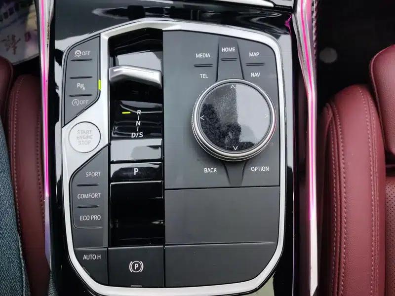 2023 BMW 3 Series 320Li M Sport Package — миниатюра 8