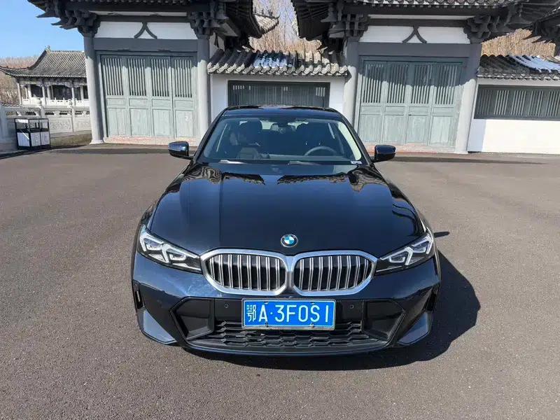2023 BMW 3 Series 320Li M Sport Package — миниатюра 2