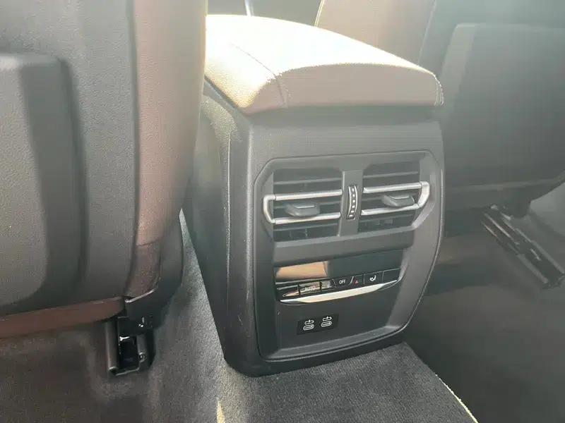 2020 BMW 3 Series 325Li M Sport Package — миниатюра 10