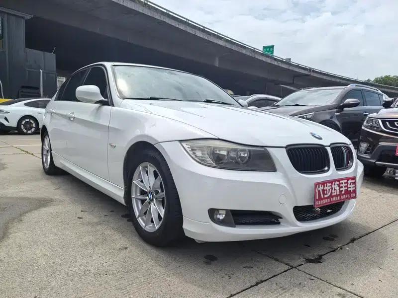 BMW 3 Series 2011 318i Leading Edition — миниатюра 3
