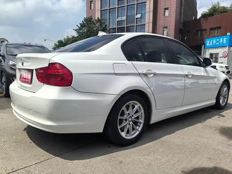 BMW 3 Series 2011 318i Leading Edition — миниатюра 6