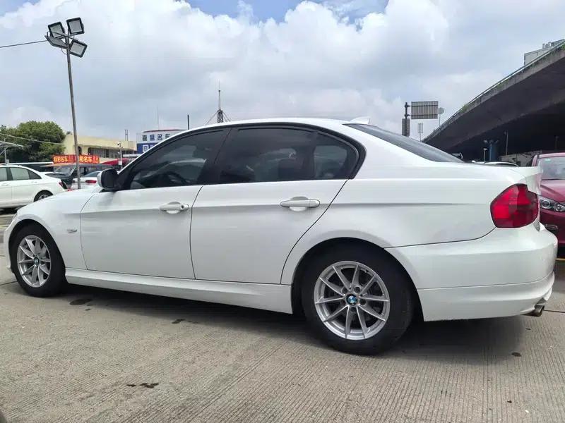 BMW 3 Series 2011 318i Leading Edition — миниатюра 9