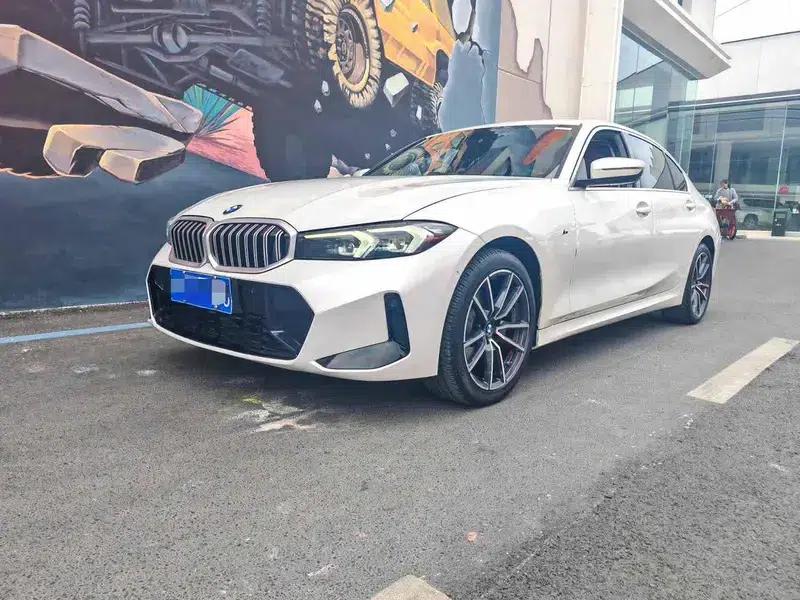 2023 BMW 3 Series 320Li M Sport Package — миниатюра 1