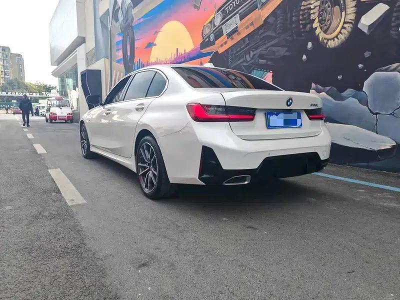 2023 BMW 3 Series 320Li M Sport Package — миниатюра 4