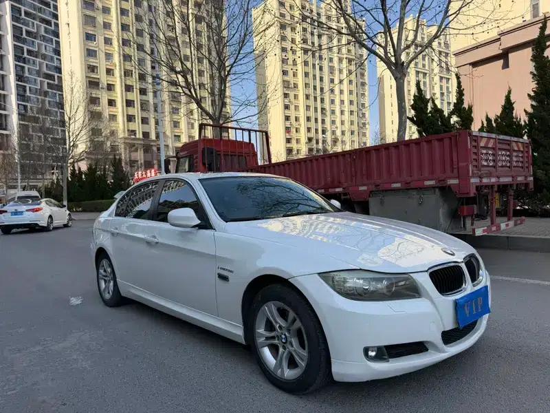 BMW 3 Series 2009 320i Fashion Edition — миниатюра 3
