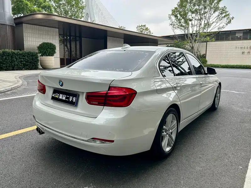 2017 BMW 3 Series 320Li Fashion Edition — миниатюра 7