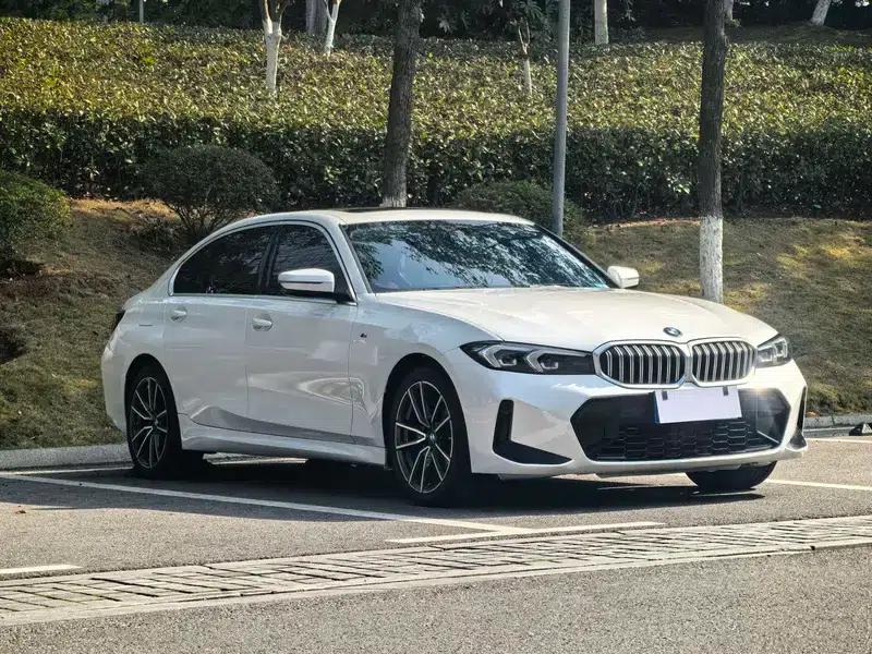 2023 BMW 3 Series 320Li M Sport Package — миниатюра 3