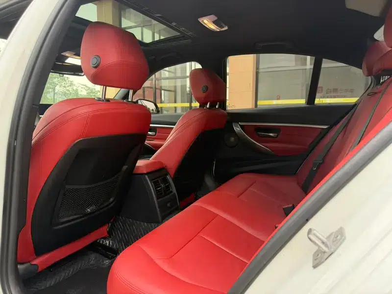 2019 BMW 3 Series 320i M Sport Shadow Edition — миниатюра 9