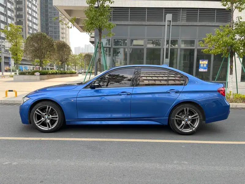 2018 BMW 3 Series 330i M Sport Shadow Edition — миниатюра 4
