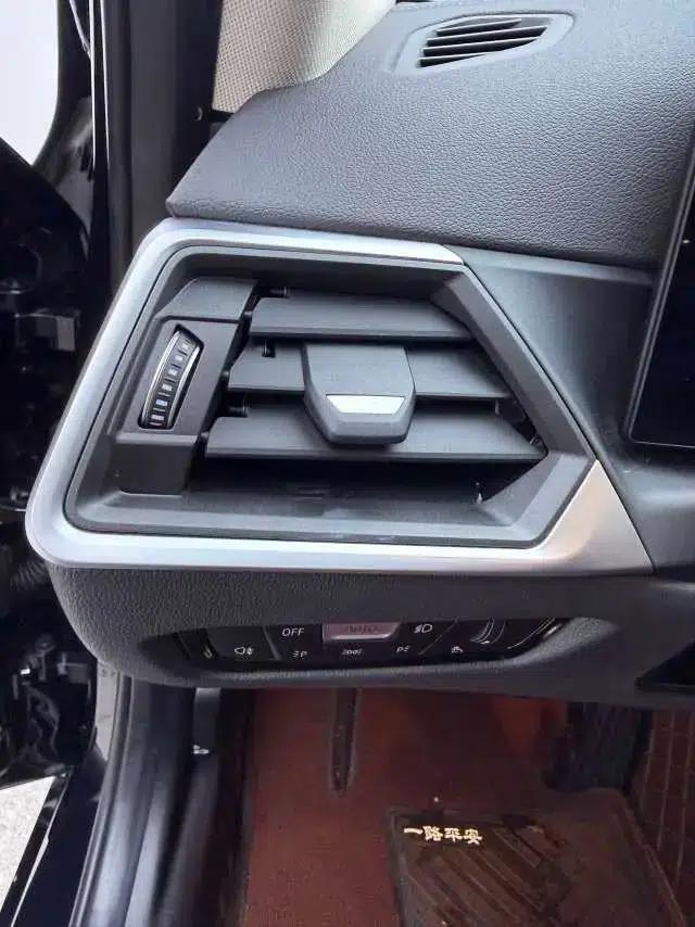 2023 BMW 3 Series 320Li M Sport Package — миниатюра 10
