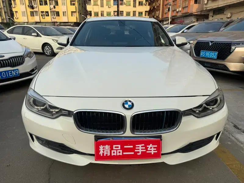 BMW 3 Series 2013 320i Fashion Edition — миниатюра 2