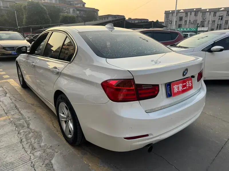 BMW 3 Series 2013 320i Fashion Edition — миниатюра 4