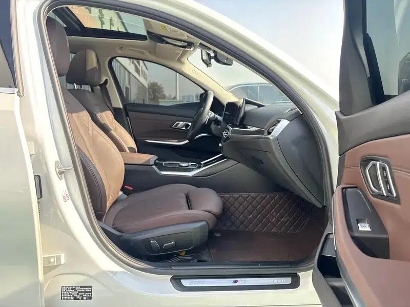 2023 BMW 3 Series 325Li M Sport Package — миниатюра 9