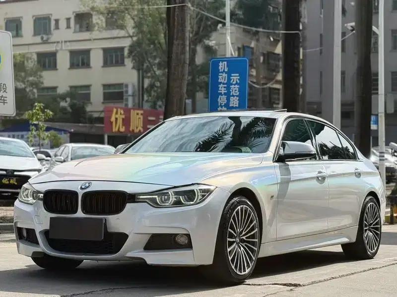 2019 BMW 3 Series 320Li M Sport Package — миниатюра 1