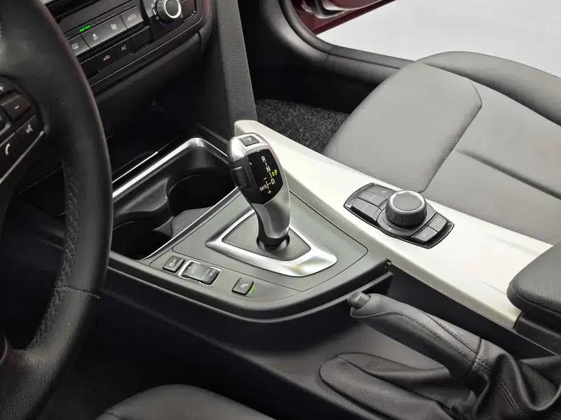 BMW 3 Series 2015 316Li Fashion Edition — миниатюра 20