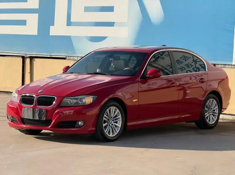 BMW 3 Series 2011 320i Fashion Edition — миниатюра 1