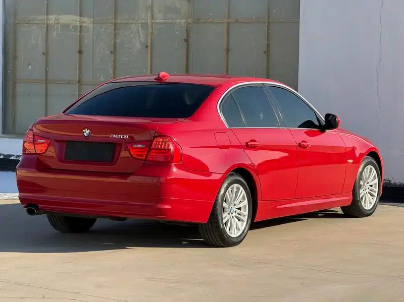 BMW 3 Series 2011 320i Fashion Edition — миниатюра 4