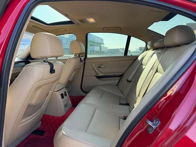 BMW 3 Series 2011 320i Fashion Edition — миниатюра 9